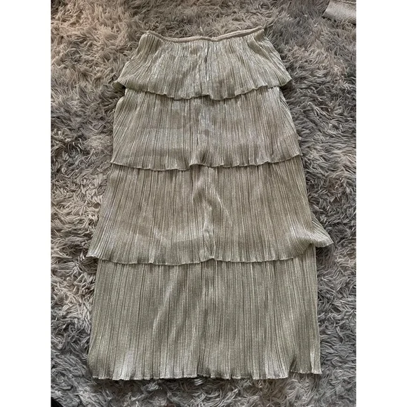 SAYLOR Skirt Womens Size Medium Platinum Silver Metallic Tiered Party Cocktail - Picture 4 of 7